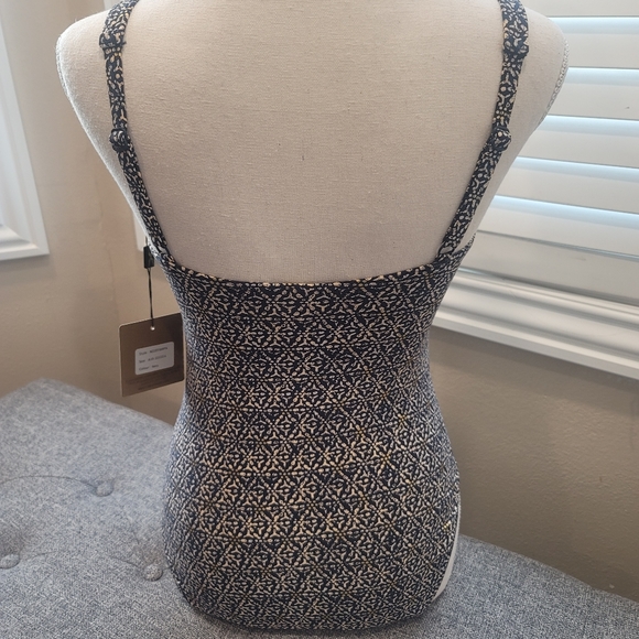 Nip Tuck multifit cup swimsuit - Picture 7 of 10